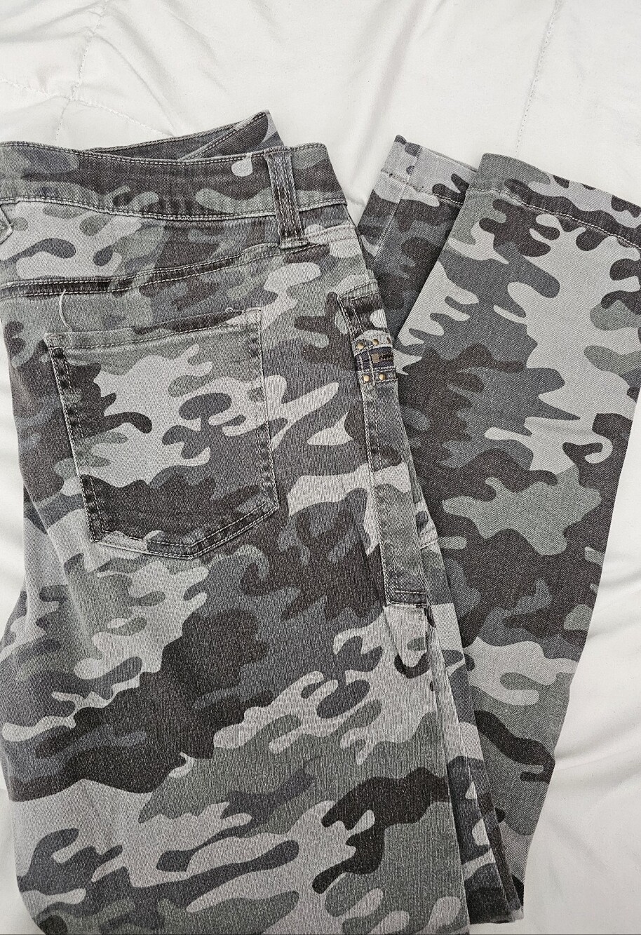 Knox Rose Camo Jeans - Grey & White Size 12